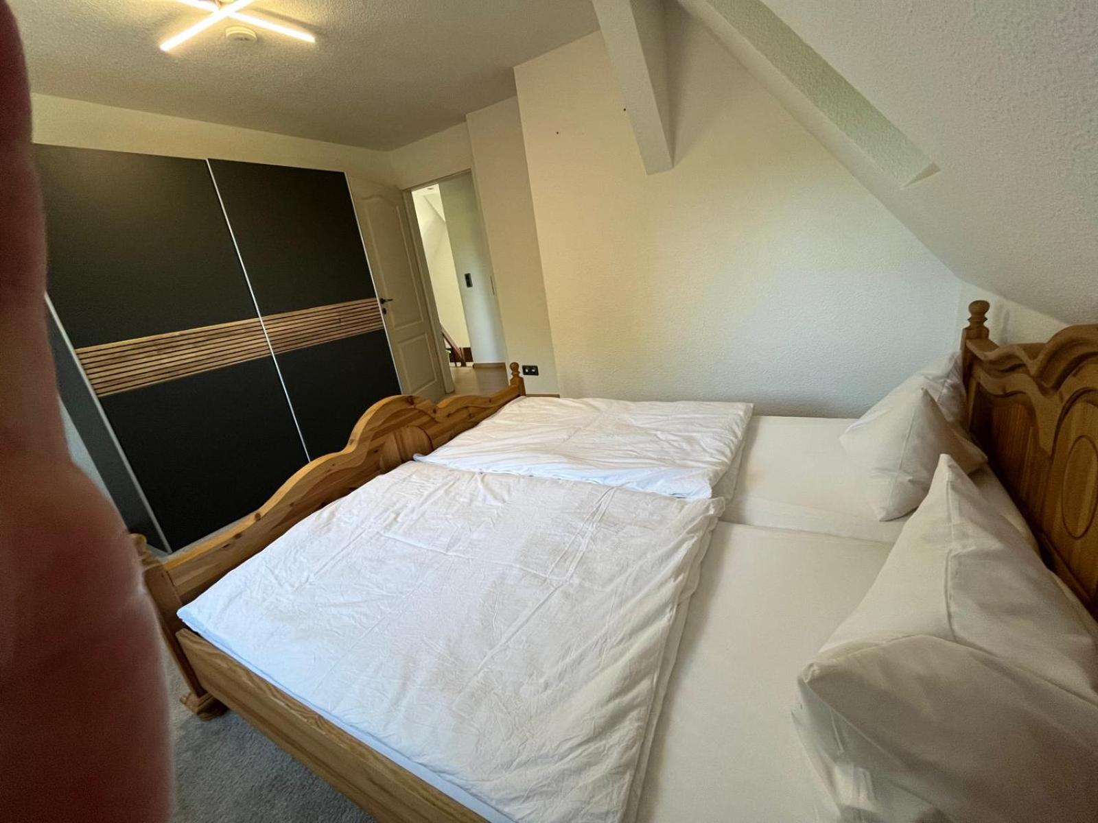 Frundsberg 24-ferienhaus, Zentral Im Herzen Berlins, Pkw-stellplatz Und W-lan Kostenlos Holiday home Berlin