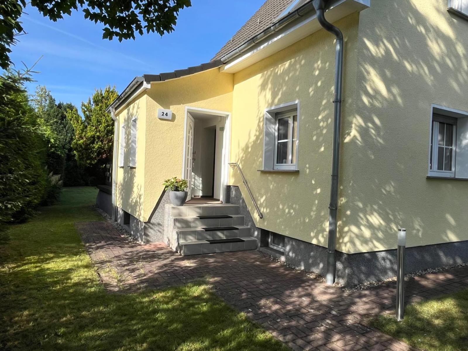 Frundsberg 24-ferienhaus, Zentral Im Herzen Berlins, Pkw-stellplatz Und W-lan Kostenlos Holiday home Berlin