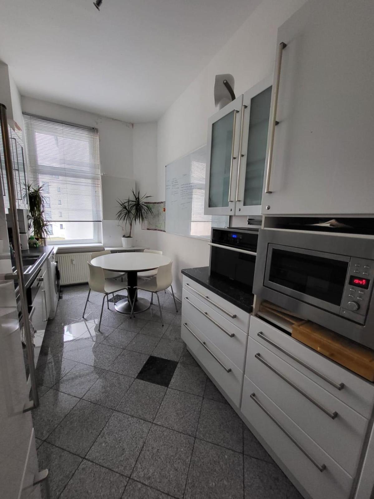 Cosy And Flat With Piano Apartment