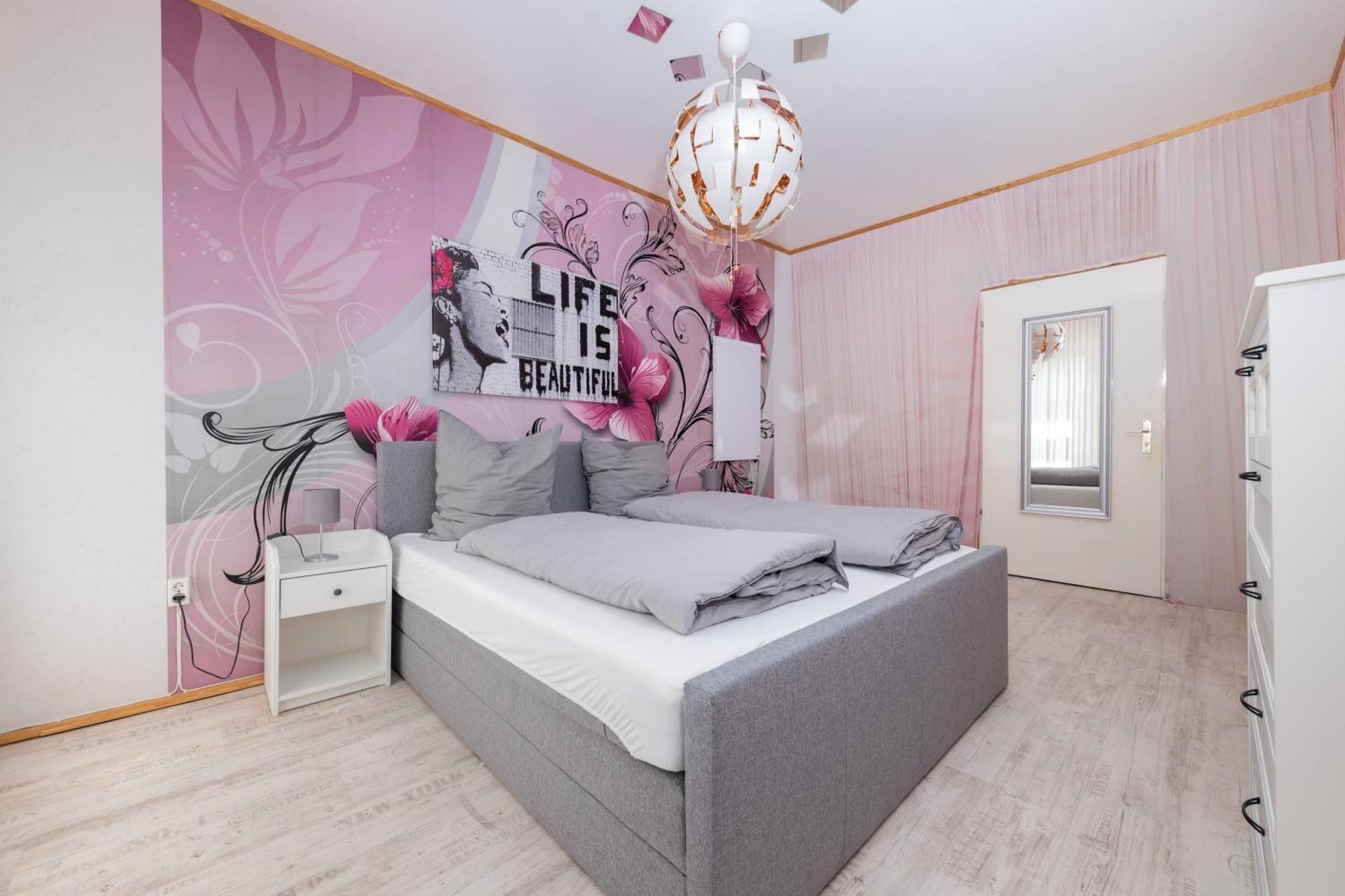 160qm 6-zimmer Banksi-galerie-apartment Hauptbahnhof * Berlin