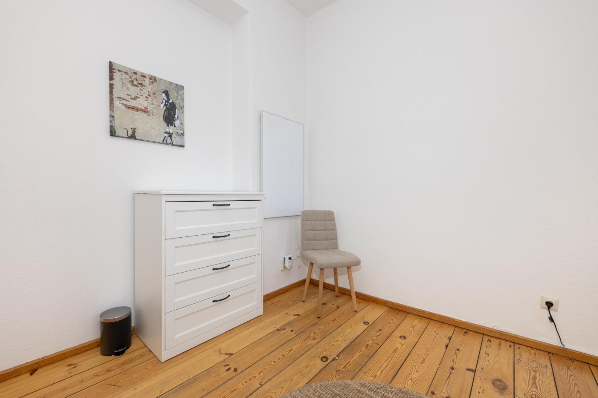 160qm 6-zimmer Banksi-galerie-apartment Hauptbahnhof * Berlin