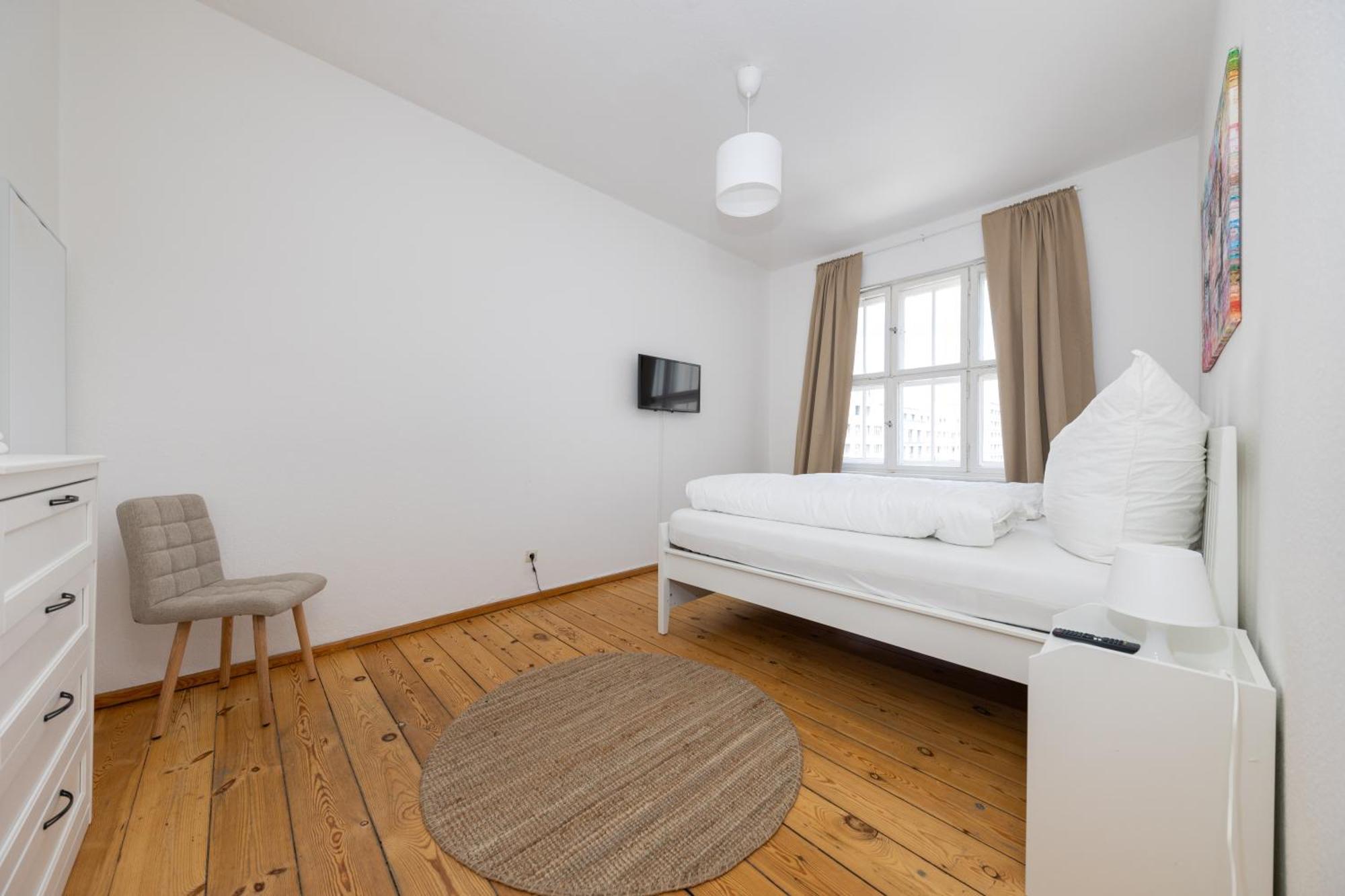160qm 6-zimmer Banksi-galerie-apartment Hauptbahnhof Apartment
