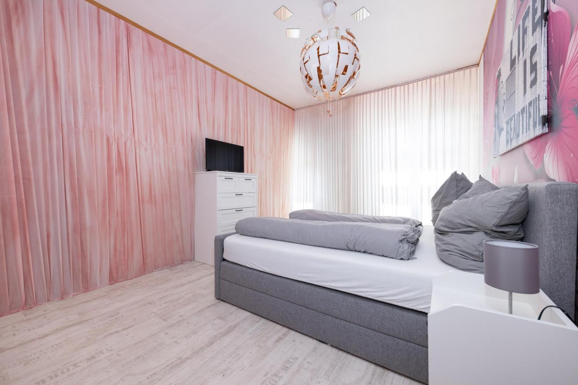 160qm 6-zimmer Banksi-galerie-apartment Hauptbahnhof Apartment Berlin