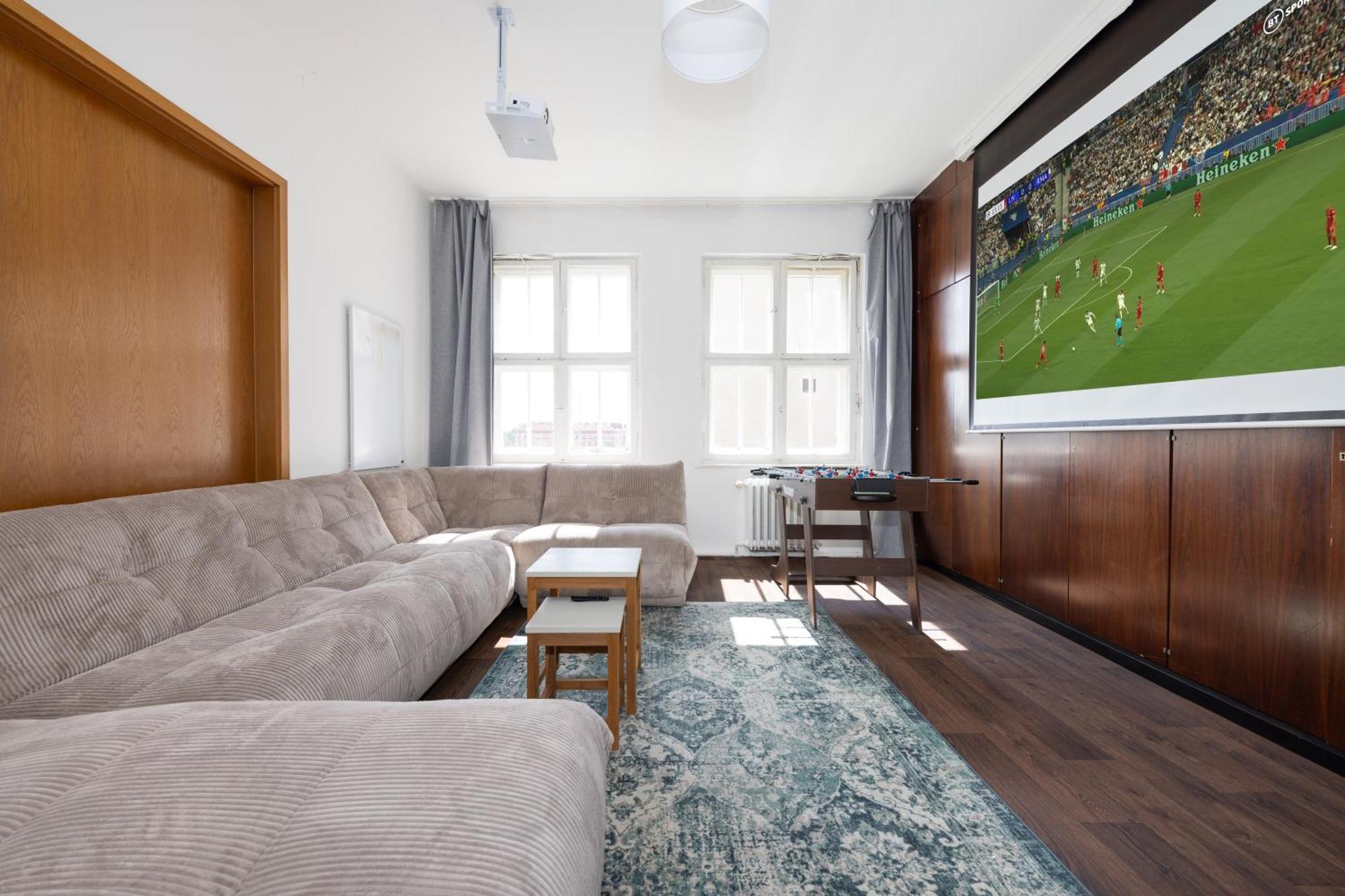 160qm 6-zimmer Banksi-galerie-apartment Hauptbahnhof