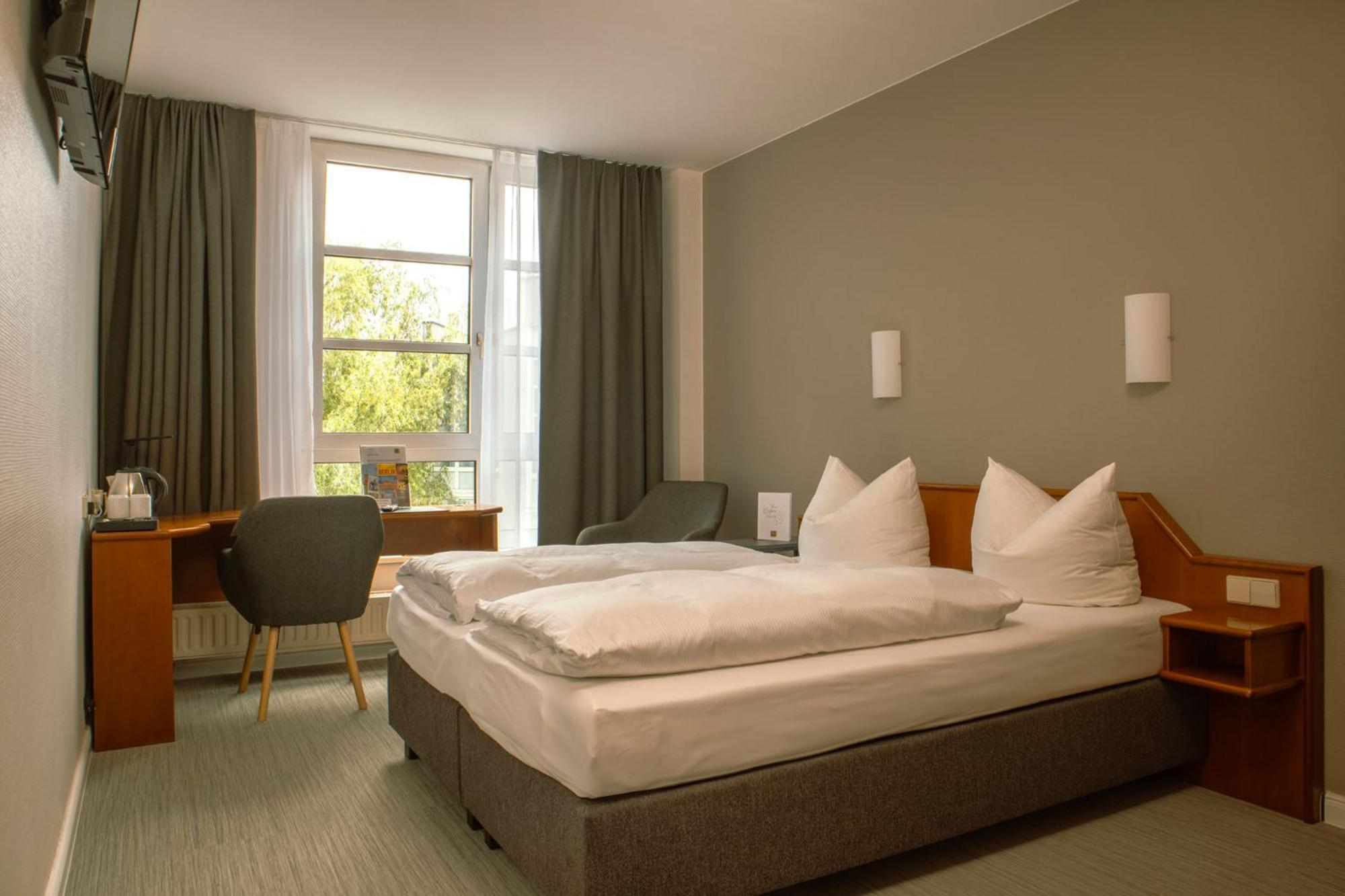 Hotel Senscity Spandau 3*