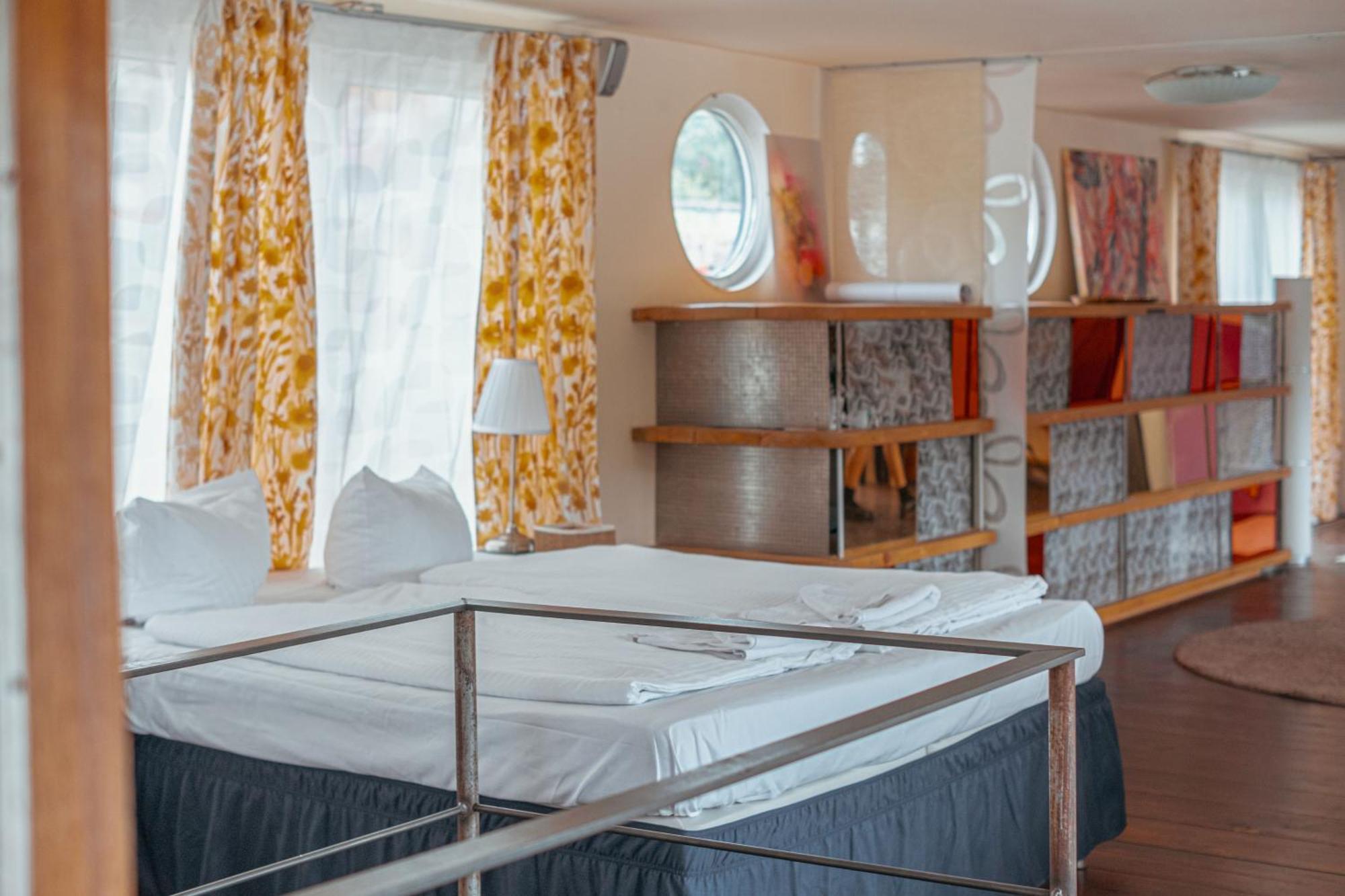 Shipotel-Berlin Gmbh, Shipotel Eastern & Shipotel Western 2* Berlin