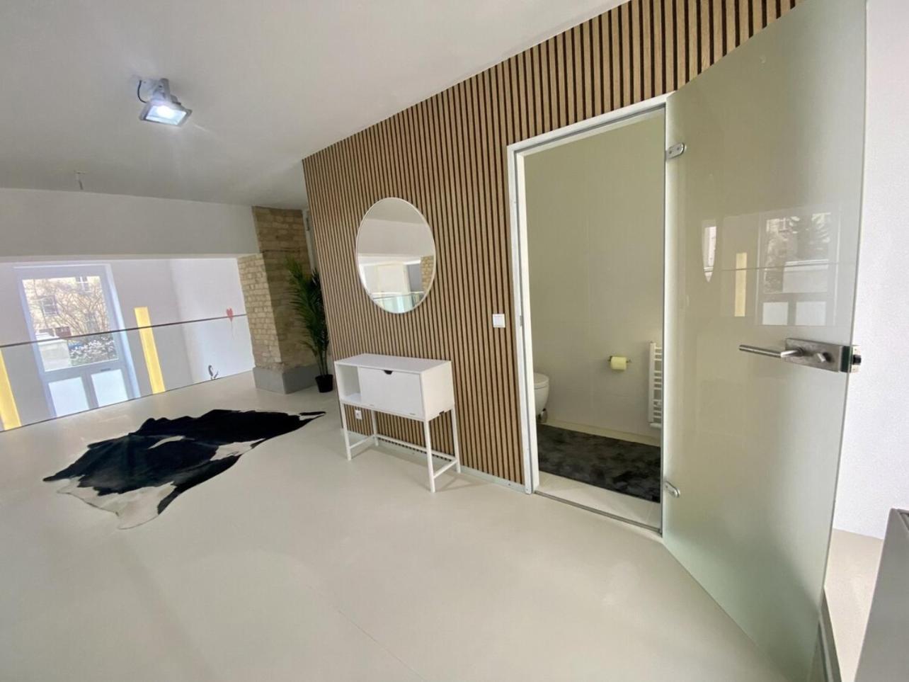 Loft With Pool Table, Kitchen Island & Gallery Apartment Berlin