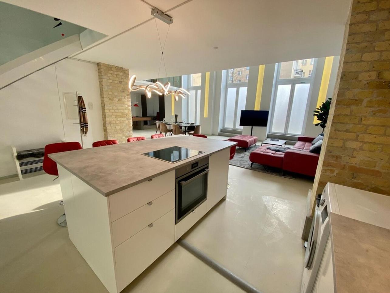 Loft With Pool Table, Kitchen Island & Gallery Berlin