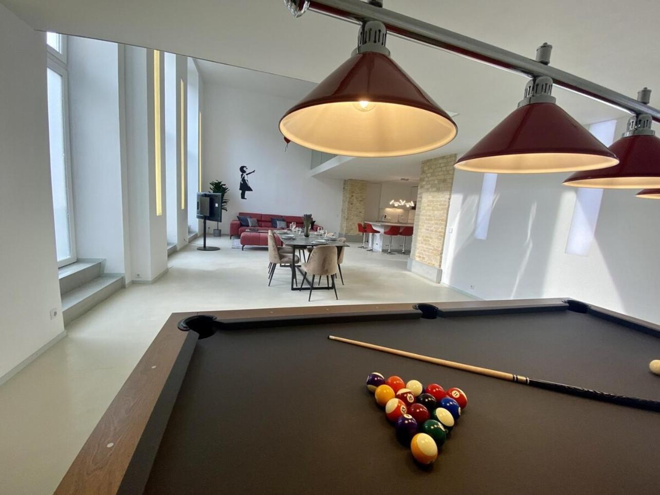 Apartment Loft With Pool Table, Kitchen Island & Gallery Berlin