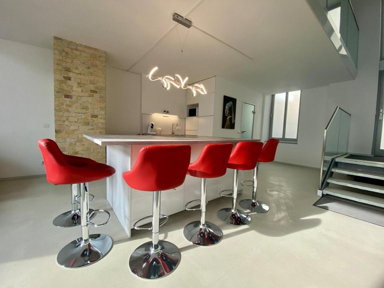 Loft With Pool Table, Kitchen Island & Gallery Berlin