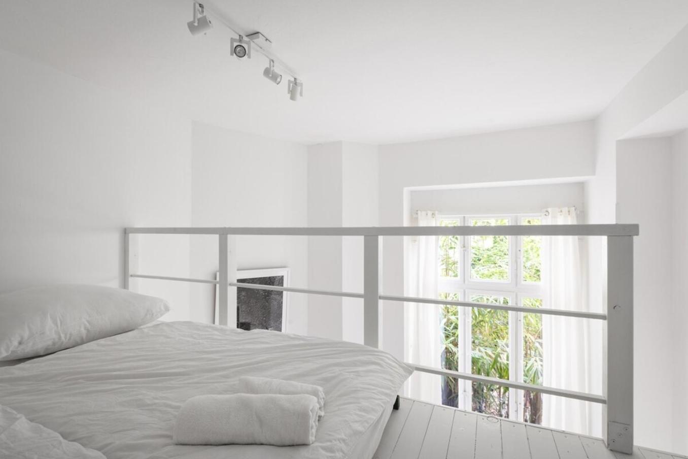 Apartamento With Fireplace Near Underground