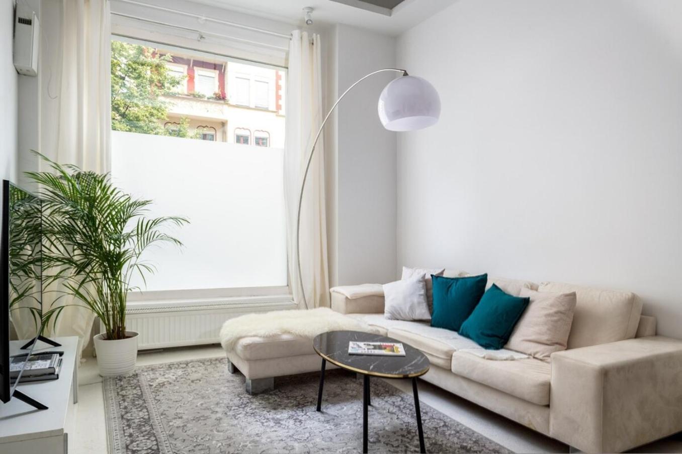 With Fireplace Near Underground Apartamento Berlim