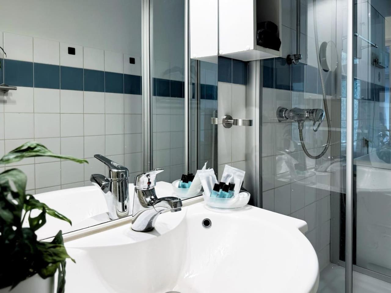 I Stylish Private In The Heart Of Berlin-kreuzberg Apartment *