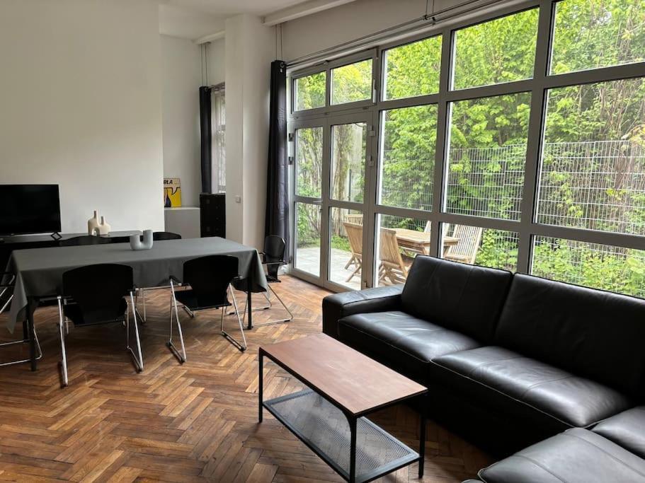 Ferienhaus Zentrales Gartenhaus Loft In *