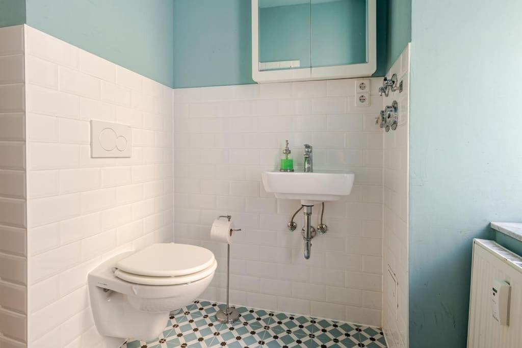 Apartment Nap Club - Stylish & Quiet Base In Vibrant Kiez Berlin