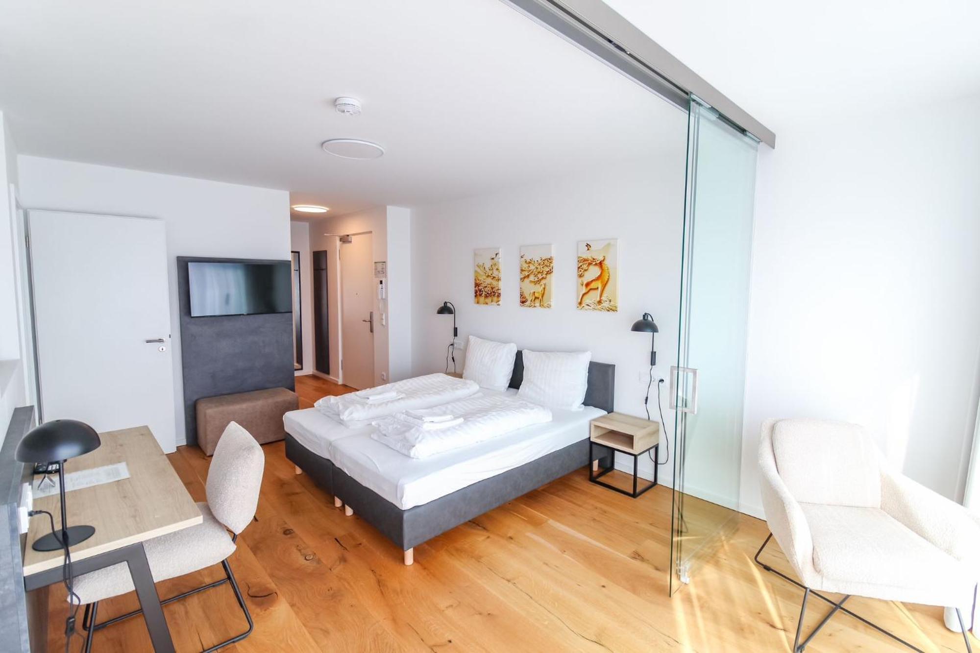 Helios Apartment *