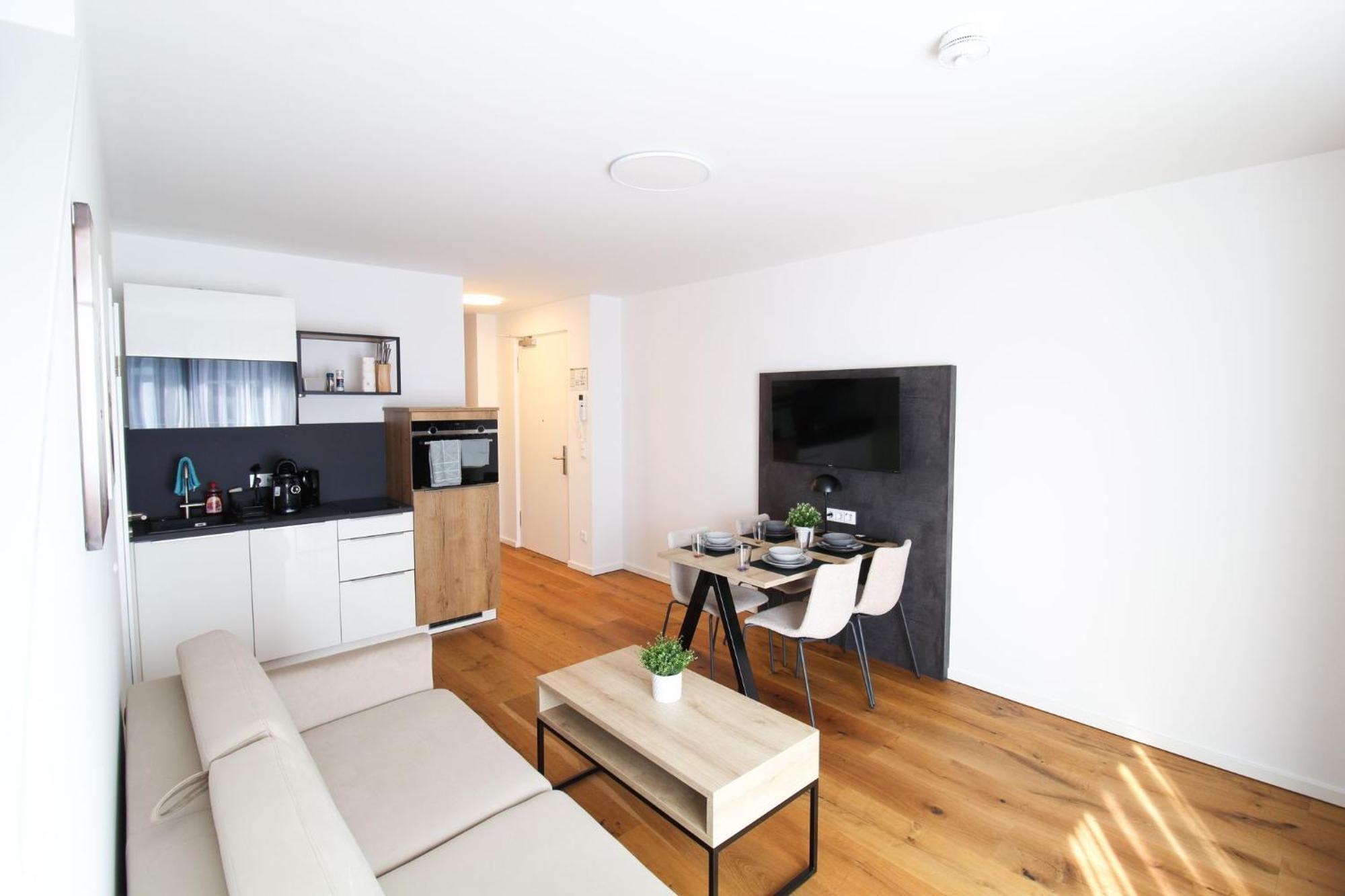 Helios Apartment *