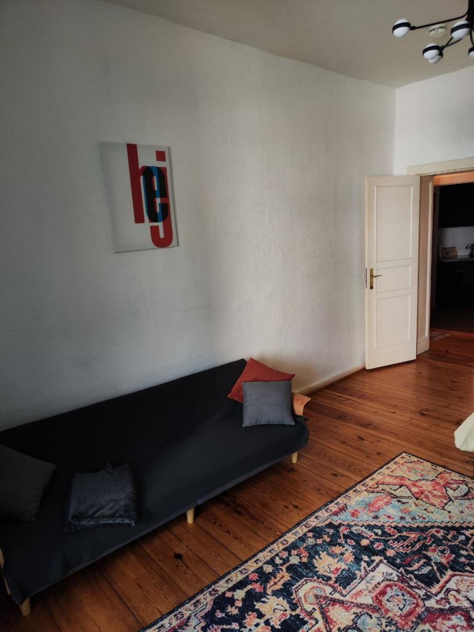 Stylish 2-room With Balcony Next To East Side Gallery * Berlin