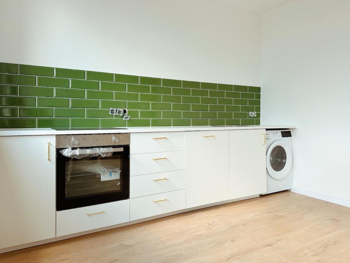 Helles Elegantes Zimmer In Berlin-schoeneberg 2 *