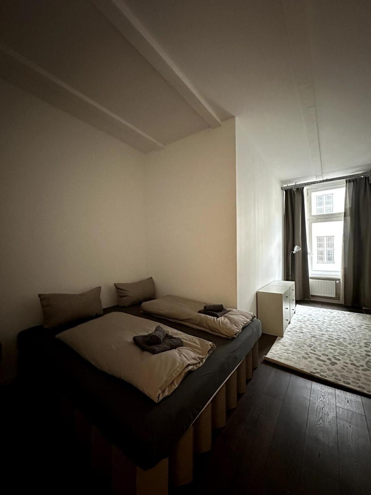 Apartment Elegant Gray In Vibrant Area 2 *