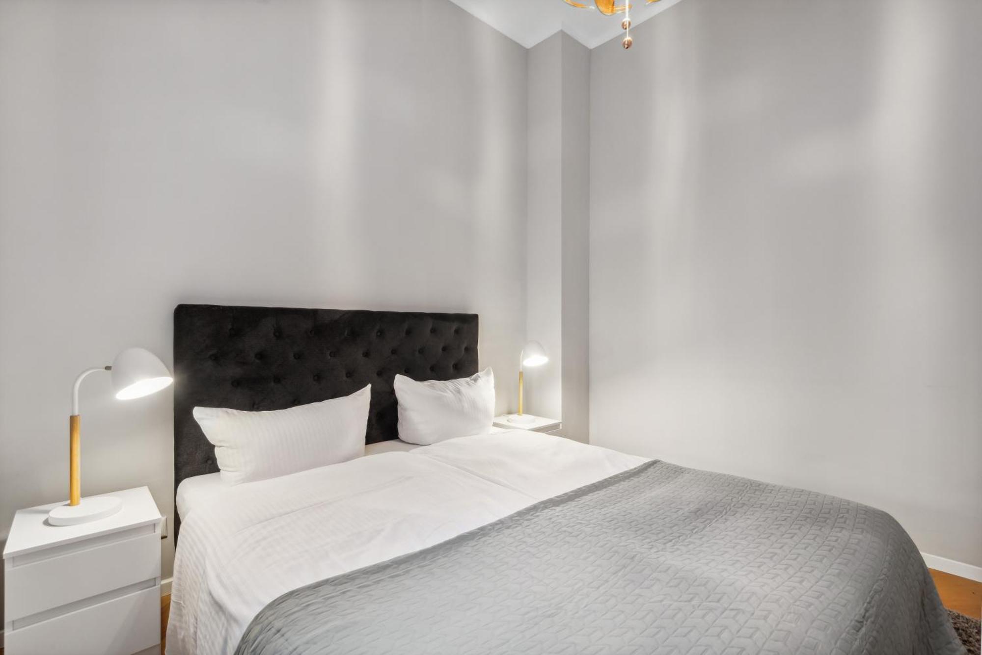 Comfy 2 Bedroom Charlottenburg Apartment