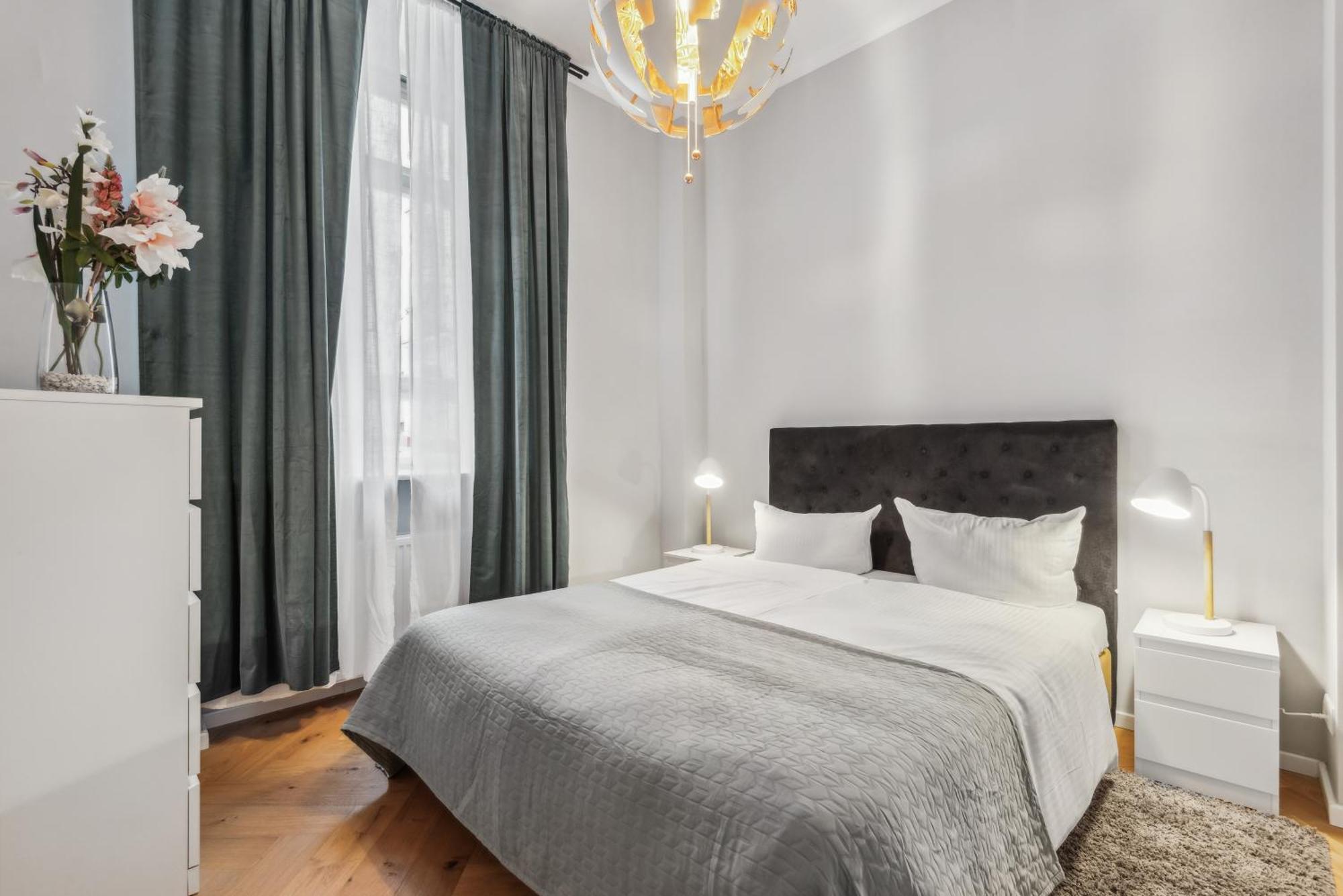 Comfy 2 Bedroom Charlottenburg Apartment *