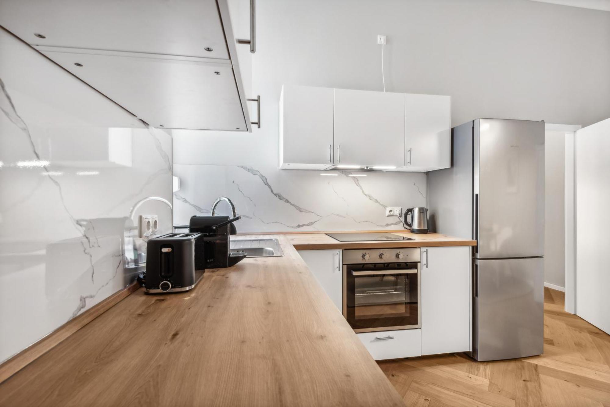 Comfy 2 Bedroom Charlottenburg Apartment *
