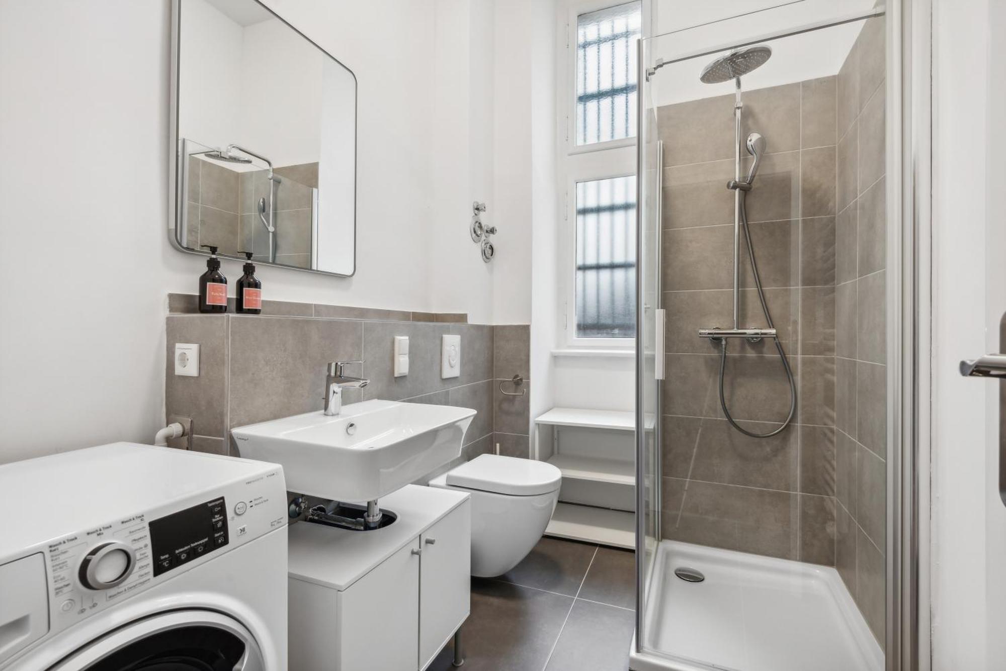 Apartment Comfy 2 Bedroom Charlottenburg Berlin