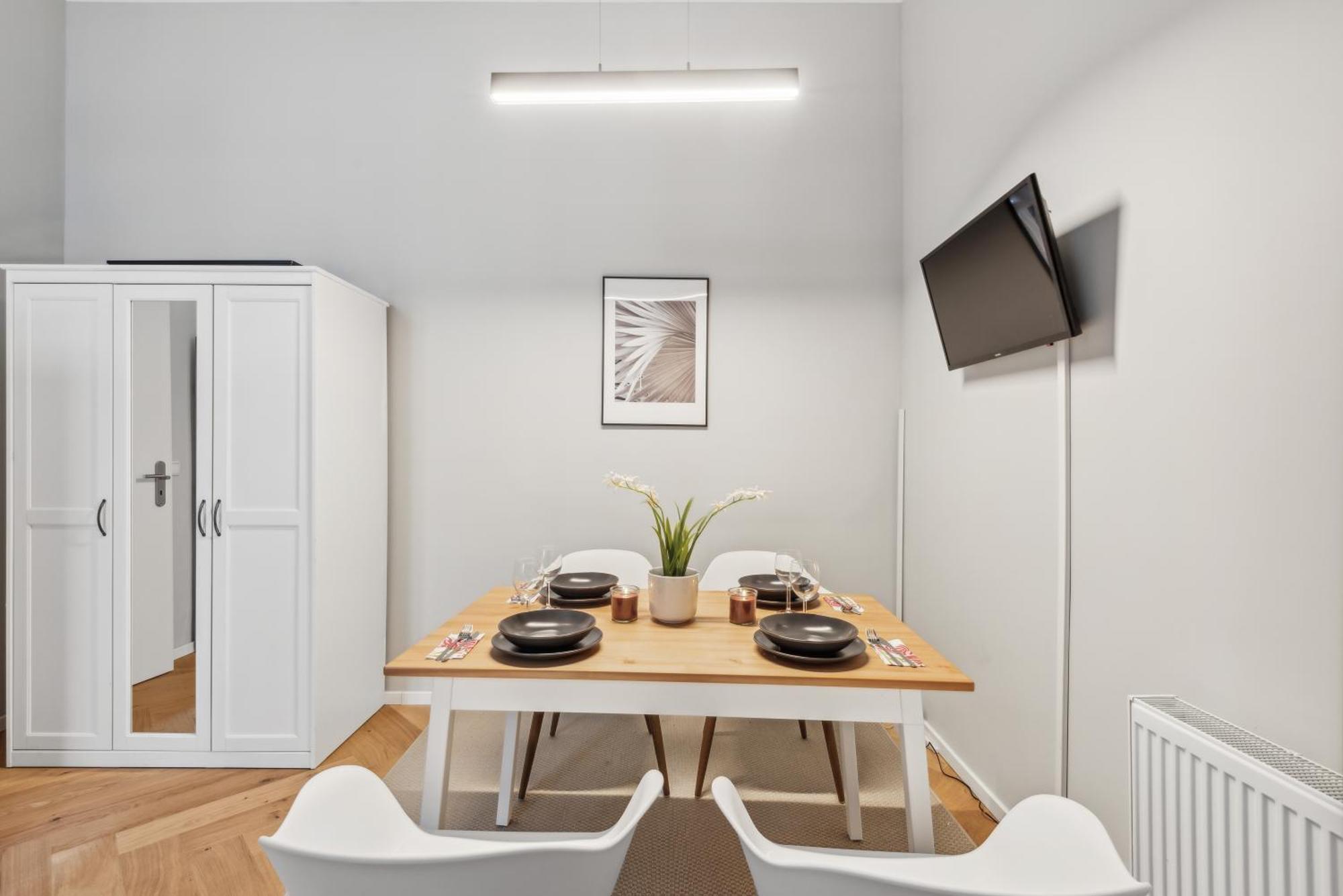 Comfy 2 Bedroom Charlottenburg Apartment *