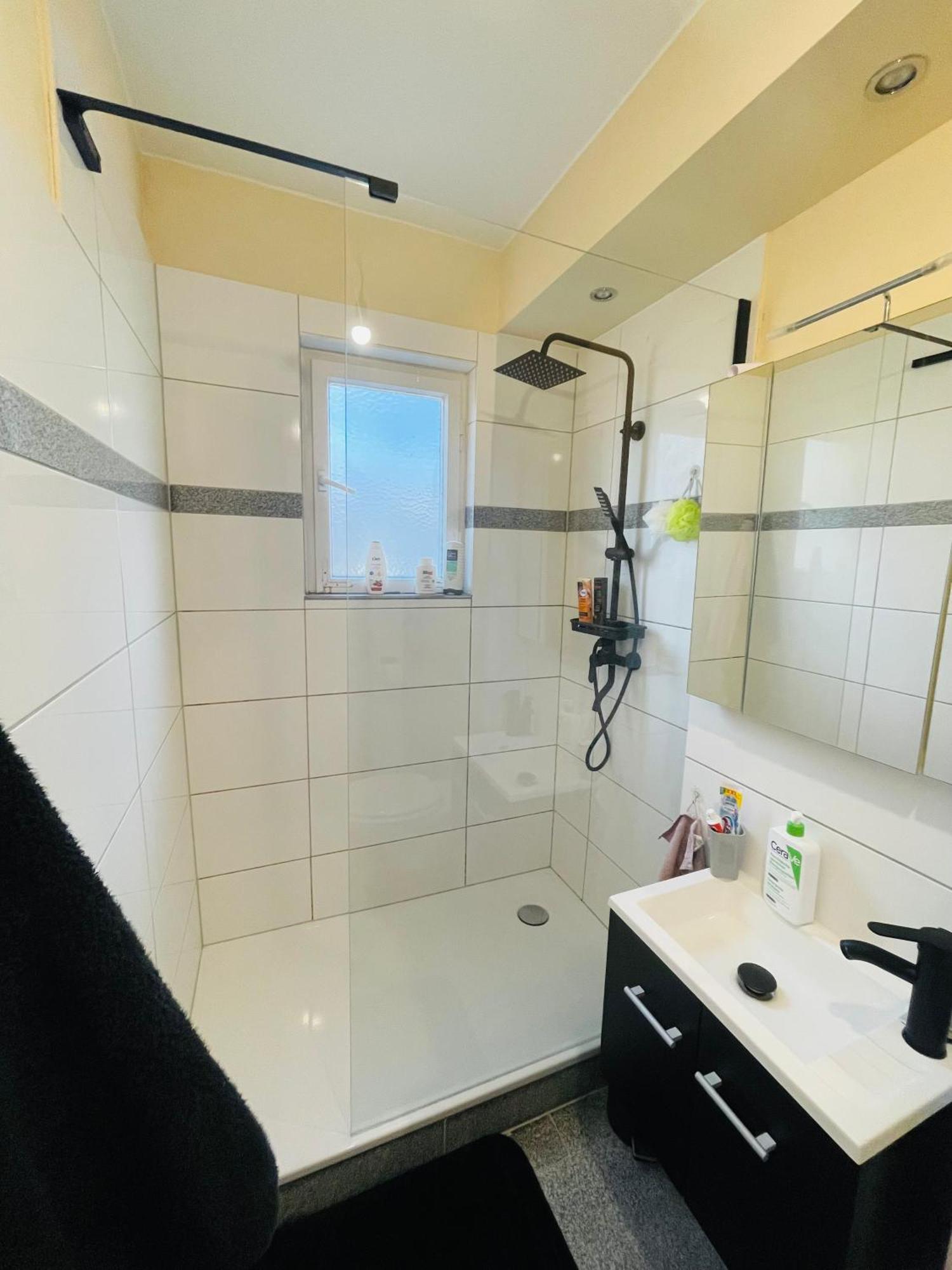 2-rooms Flat In Berlin-wedding Apartment
