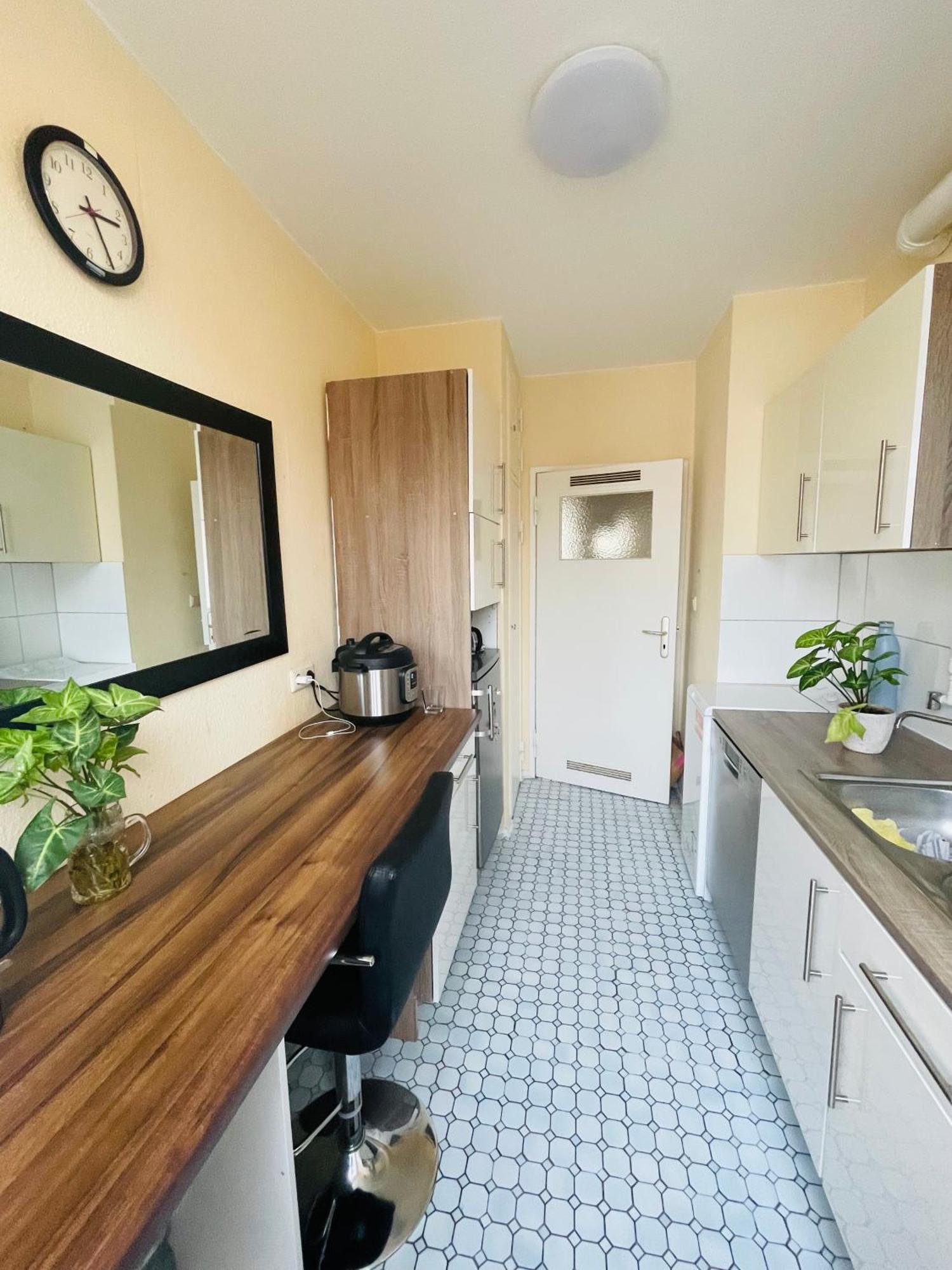 Apartment 2-rooms Flat In Berlin-wedding