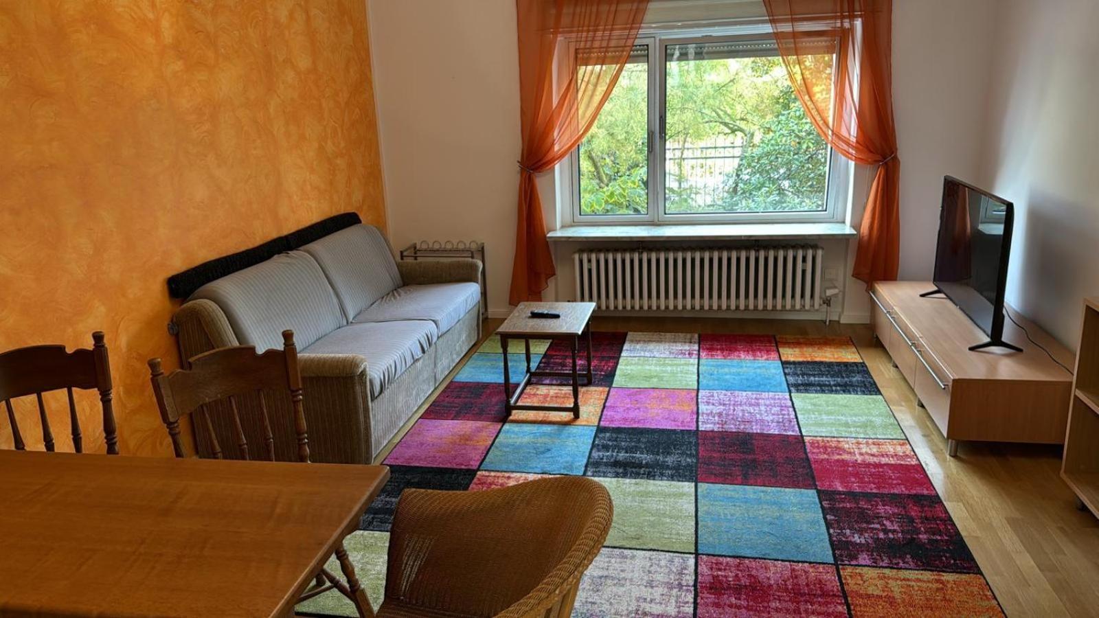 3 Zim - Bis 9 Per - In Rudow Berlin