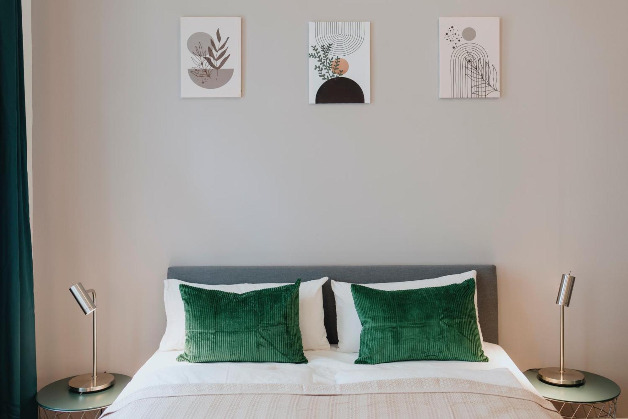 Homely - Center, Modern, Historical, Near Park Apartment