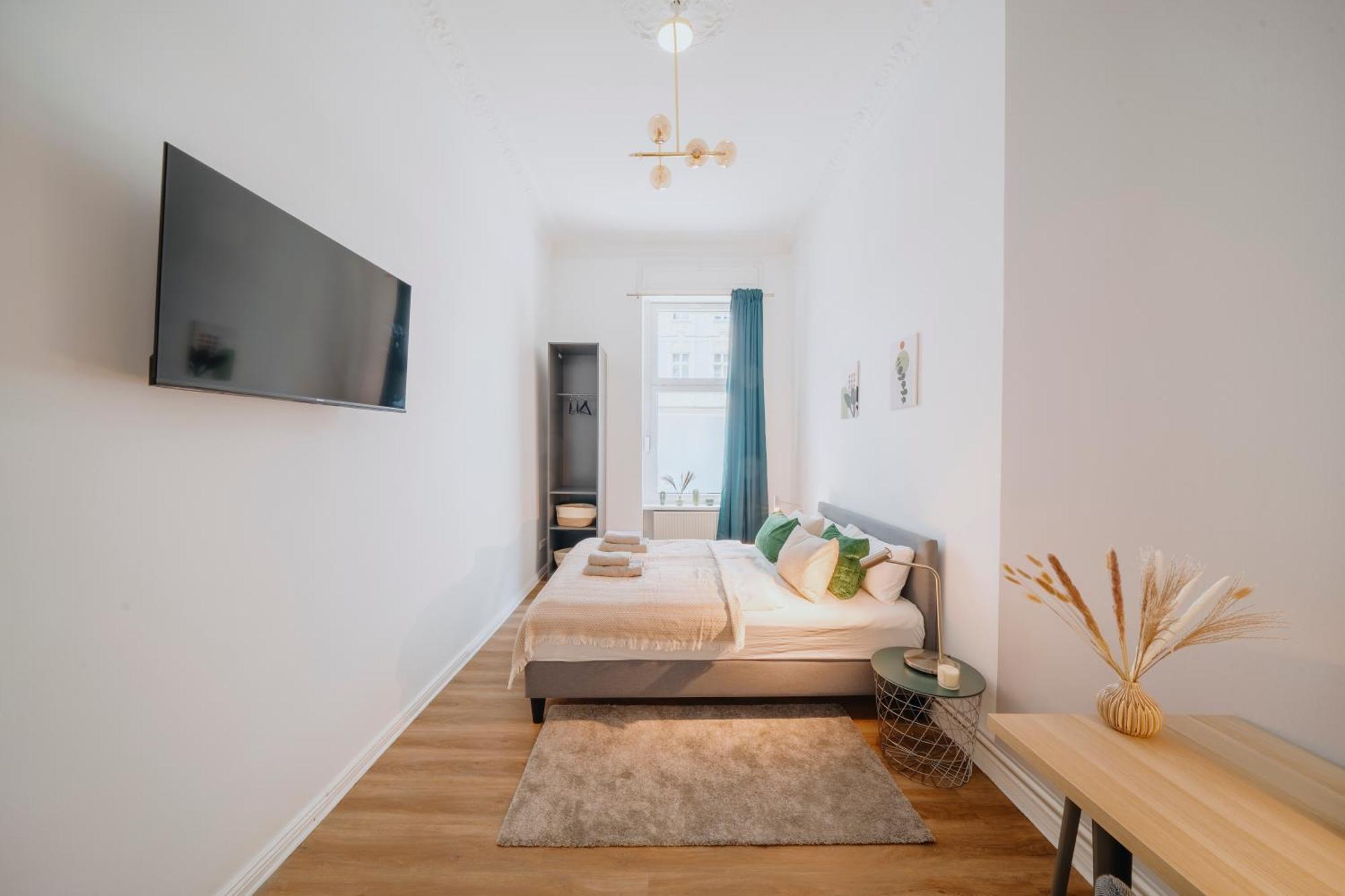 Homely - Center, Modern, Historical, Near Park Apartment