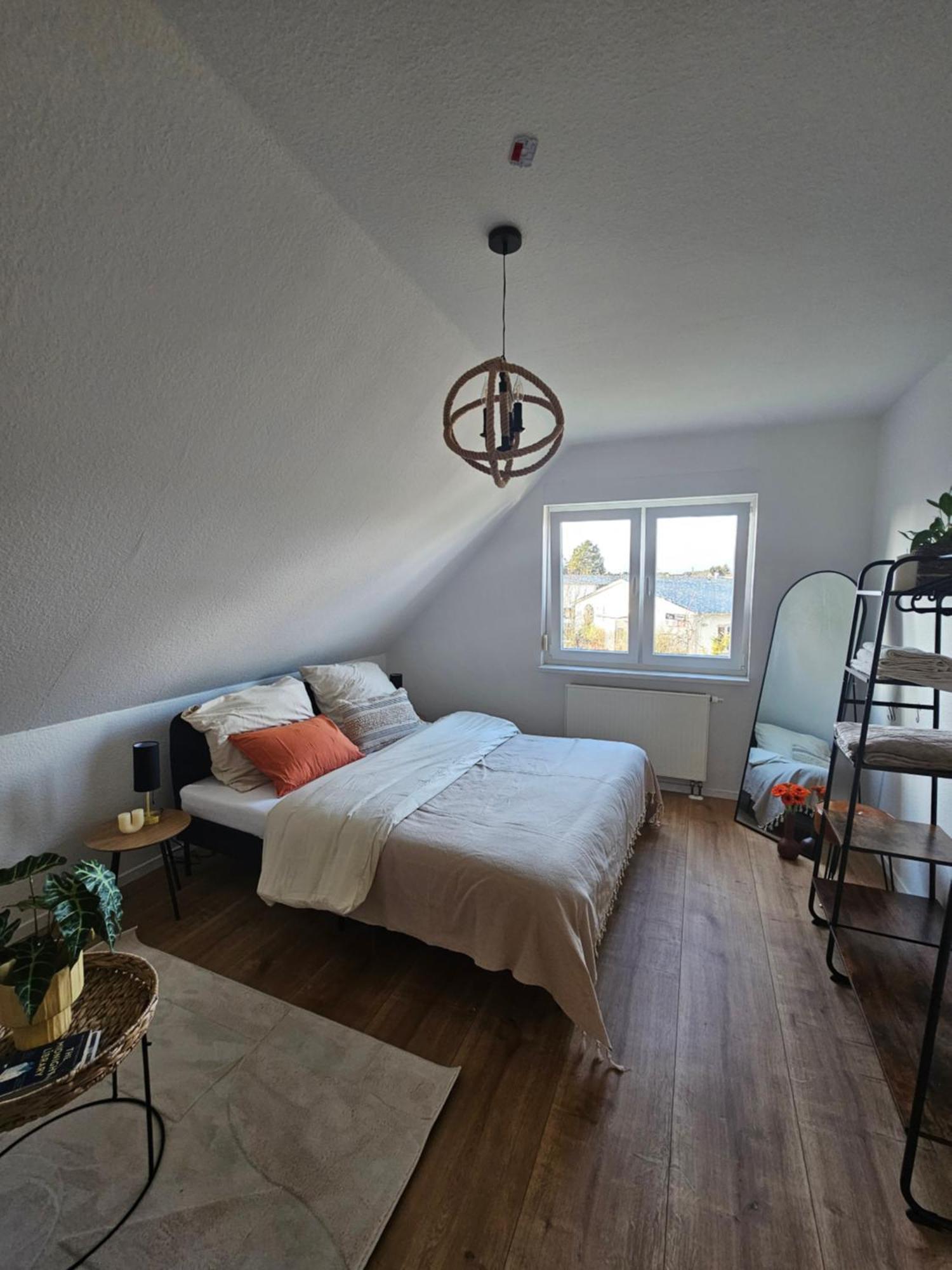 Cozy House And Free Parking Apartment