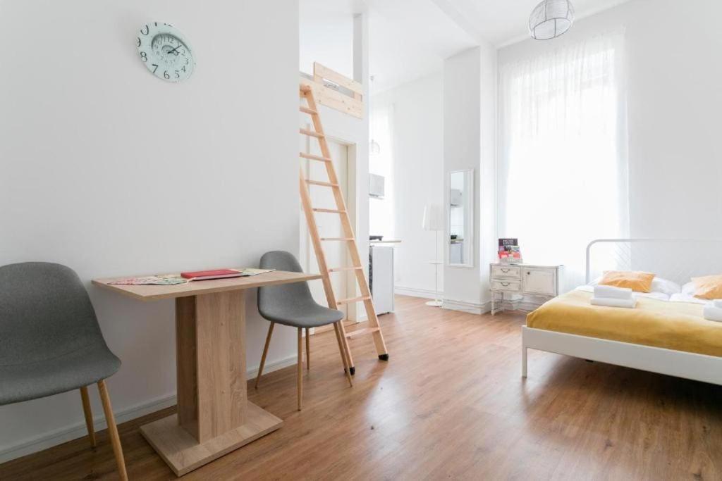 For 3 Apartment Berlin