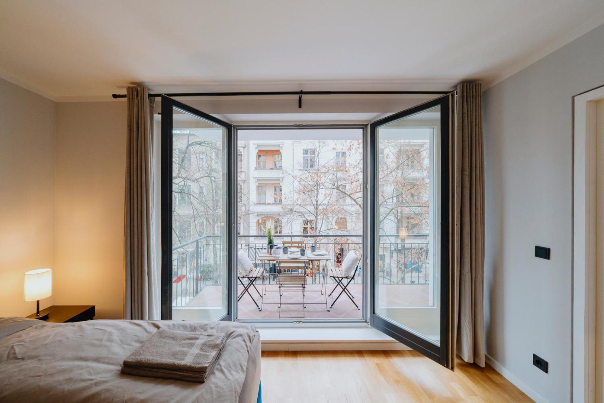 Luxurious 105m2 Penthouse In Prime Location 4 Bedroms & Balcony * Berlin
