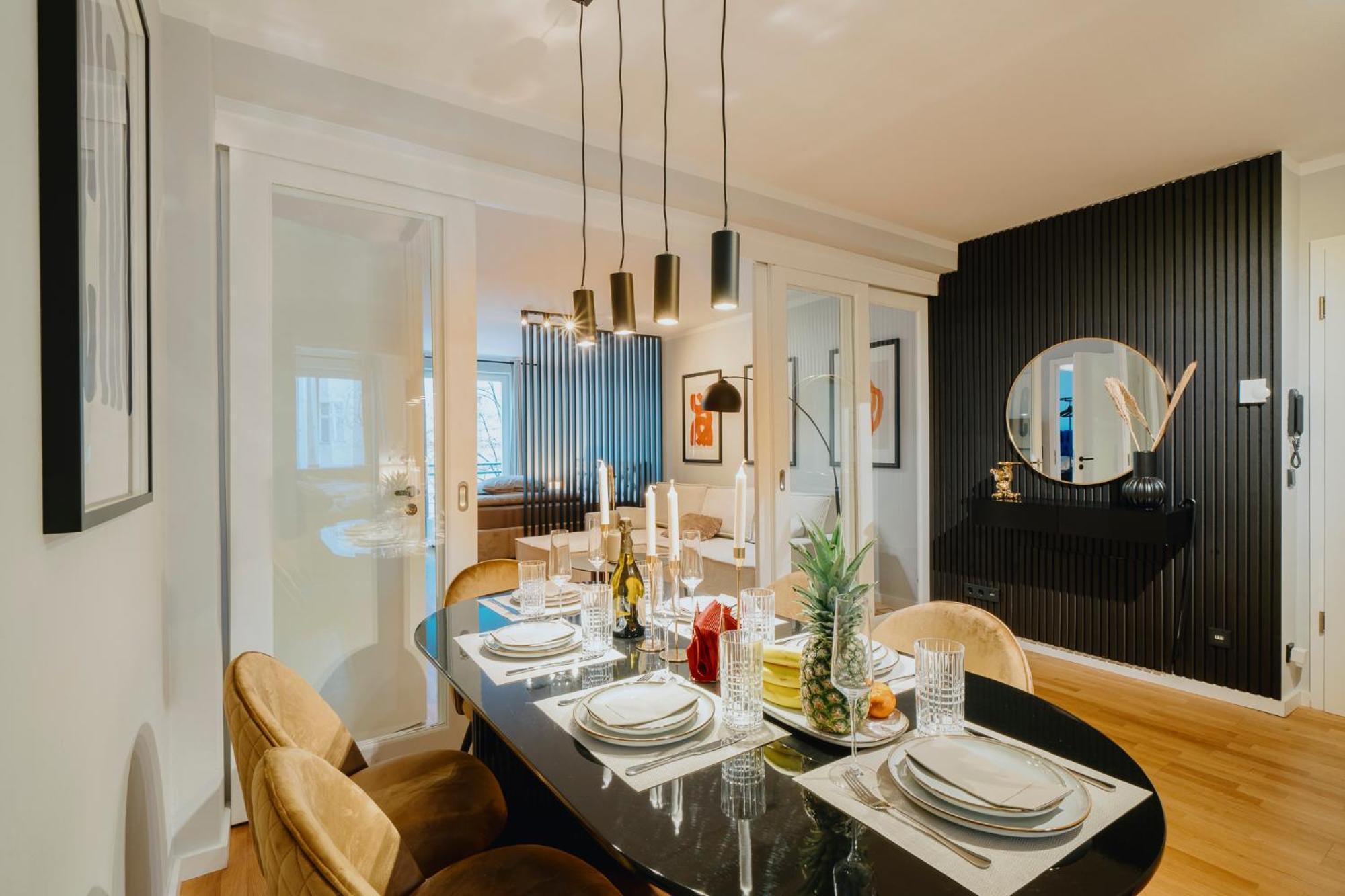 Luxurious 105m2 Penthouse In Prime Location 4 Bedroms & Balcony Apartment Berlin