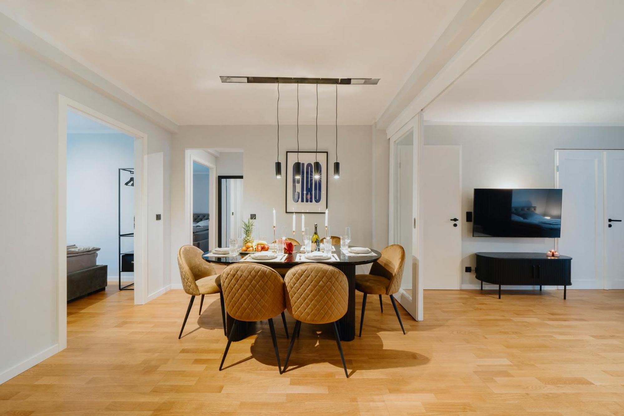 Luxurious 105m2 Penthouse In Prime Location 4 Bedroms & Balcony * Berlin