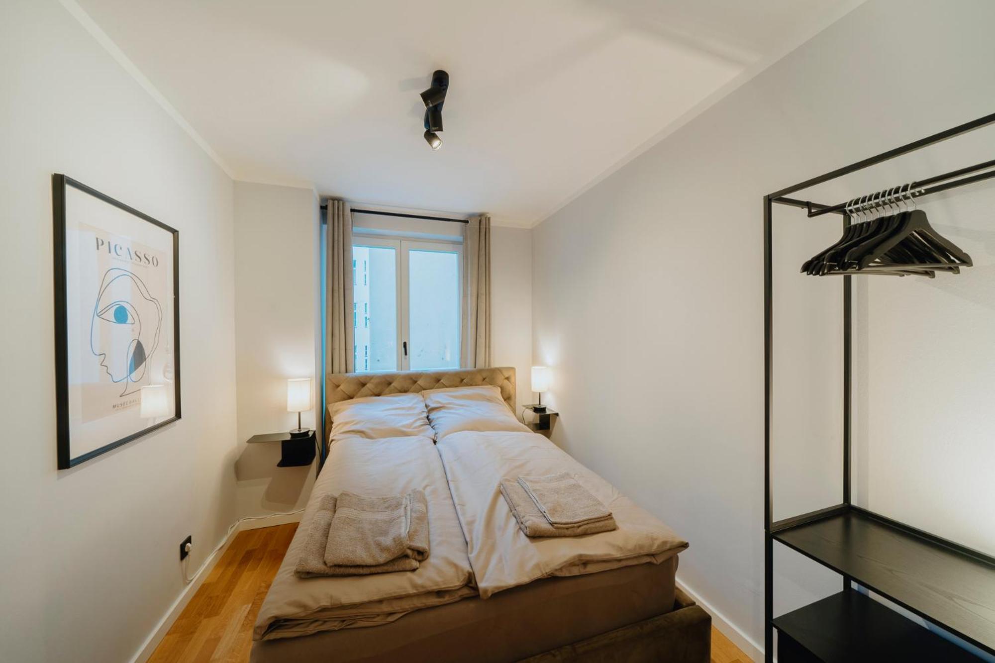 Luxurious 105m2 Penthouse In Prime Location 4 Bedroms & Balcony * Berlin