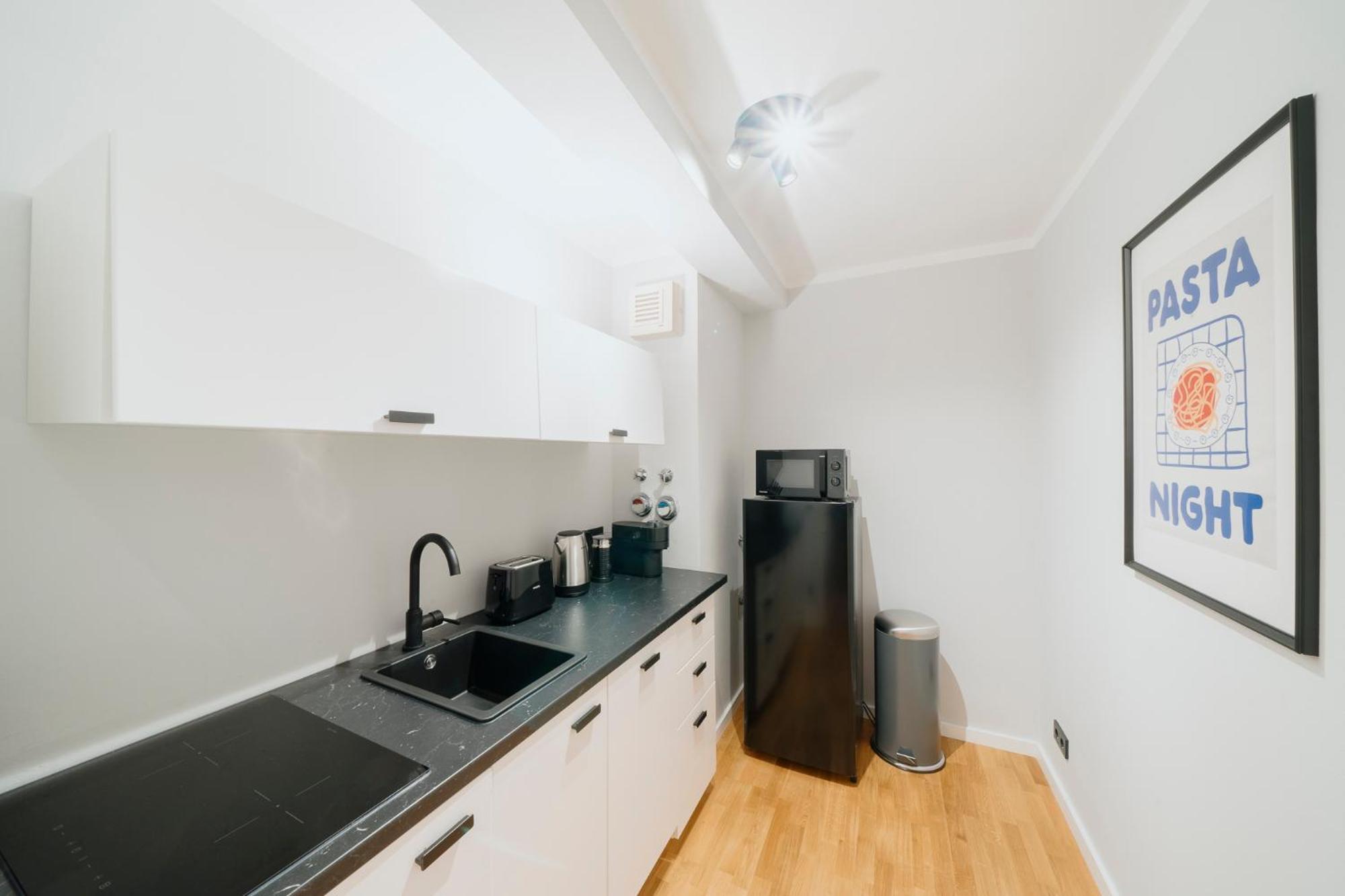 Luxurious 105m2 Penthouse In Prime Location 4 Bedroms & Balcony Apartment Berlin