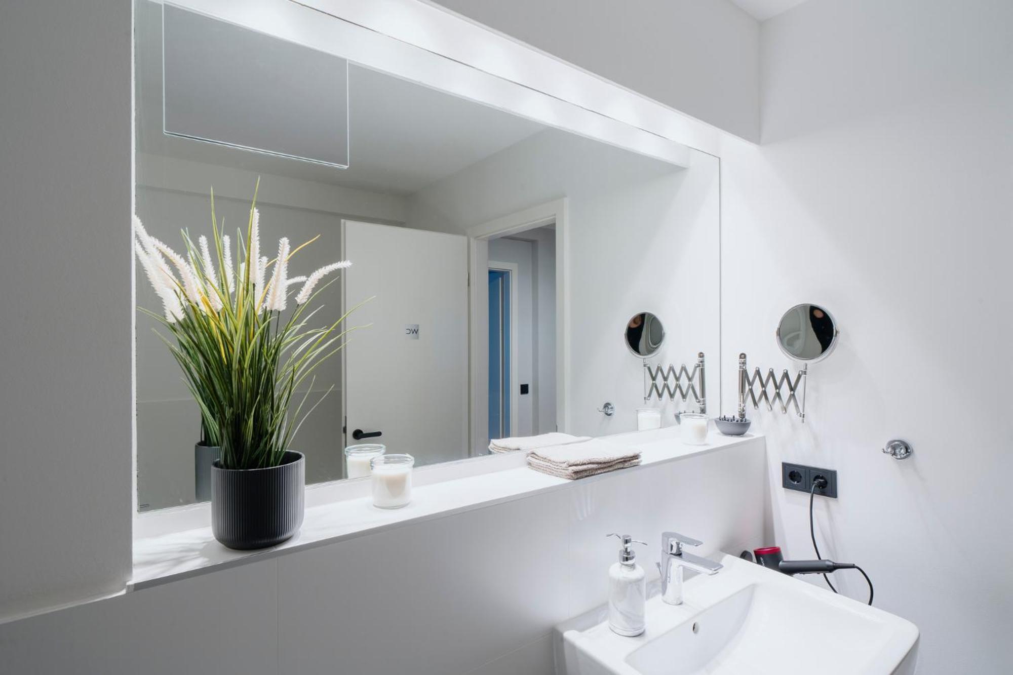 Apartment Luxurious 105m2 Penthouse In Prime Location 4 Bedroms & Balcony Berlin