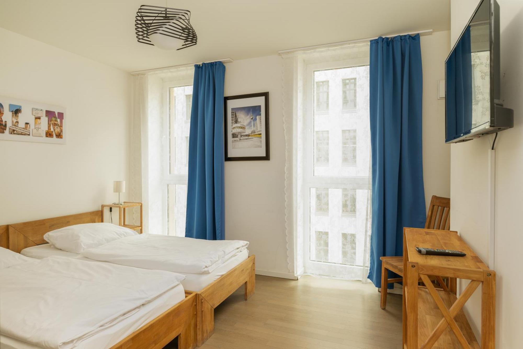 At Alexanderplatz Apartment Berlin