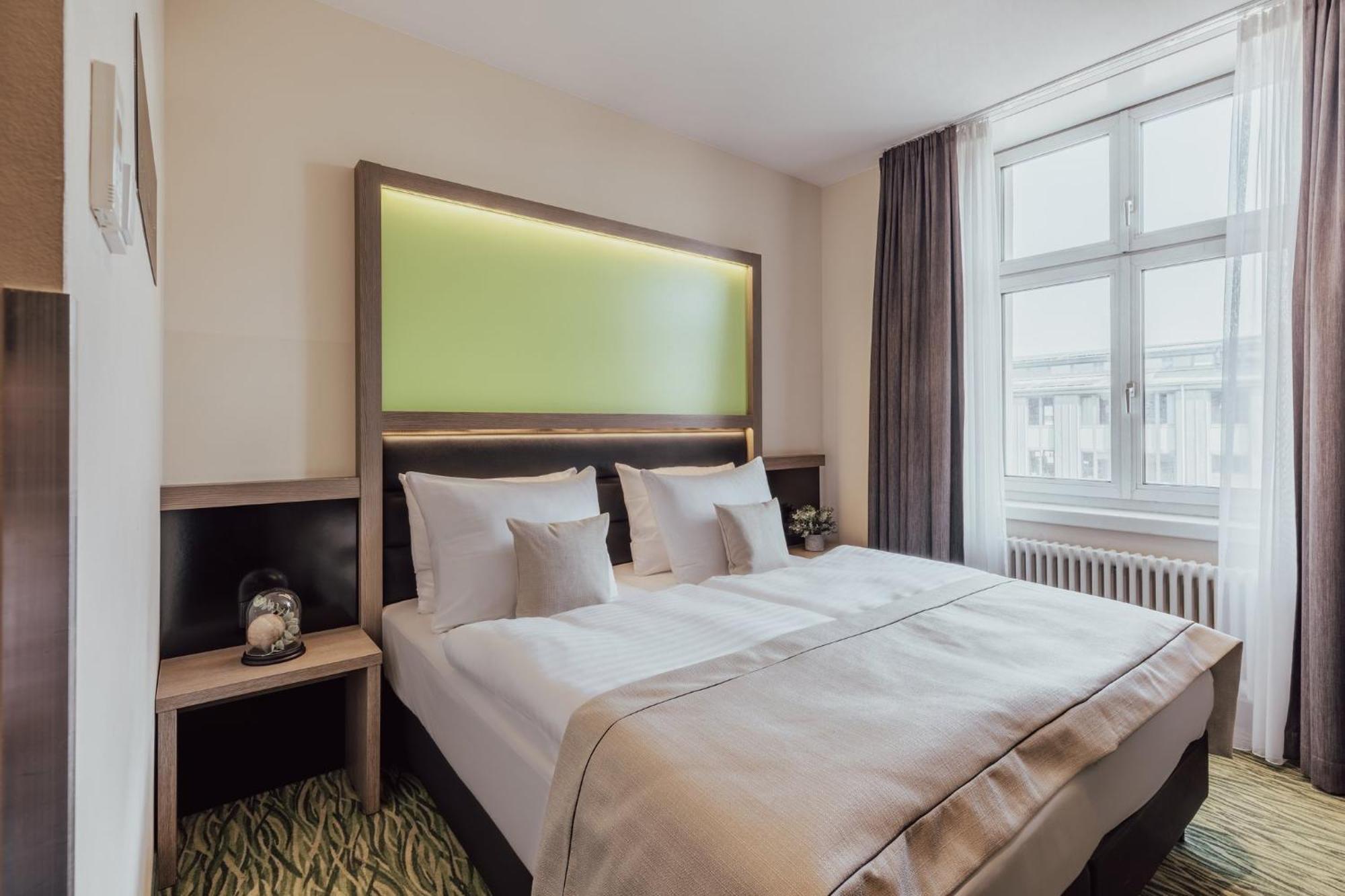 Garner - Charlottenburg, An Ihg Berlim