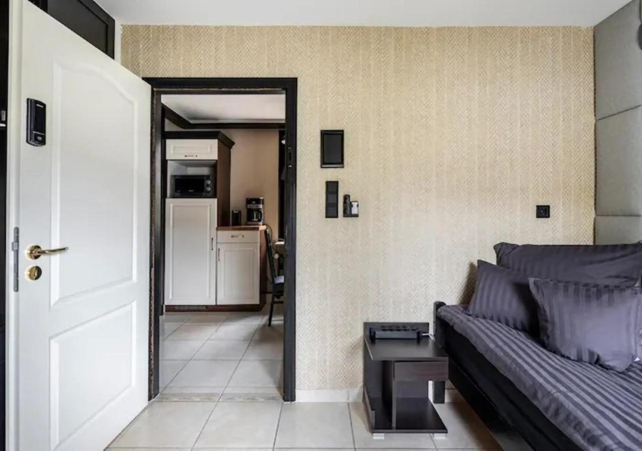 Miet-kamp Ruhig, Zentral, Nahe Messe, Ausgefallenes Design 2 Schlafzimmer * Berlin