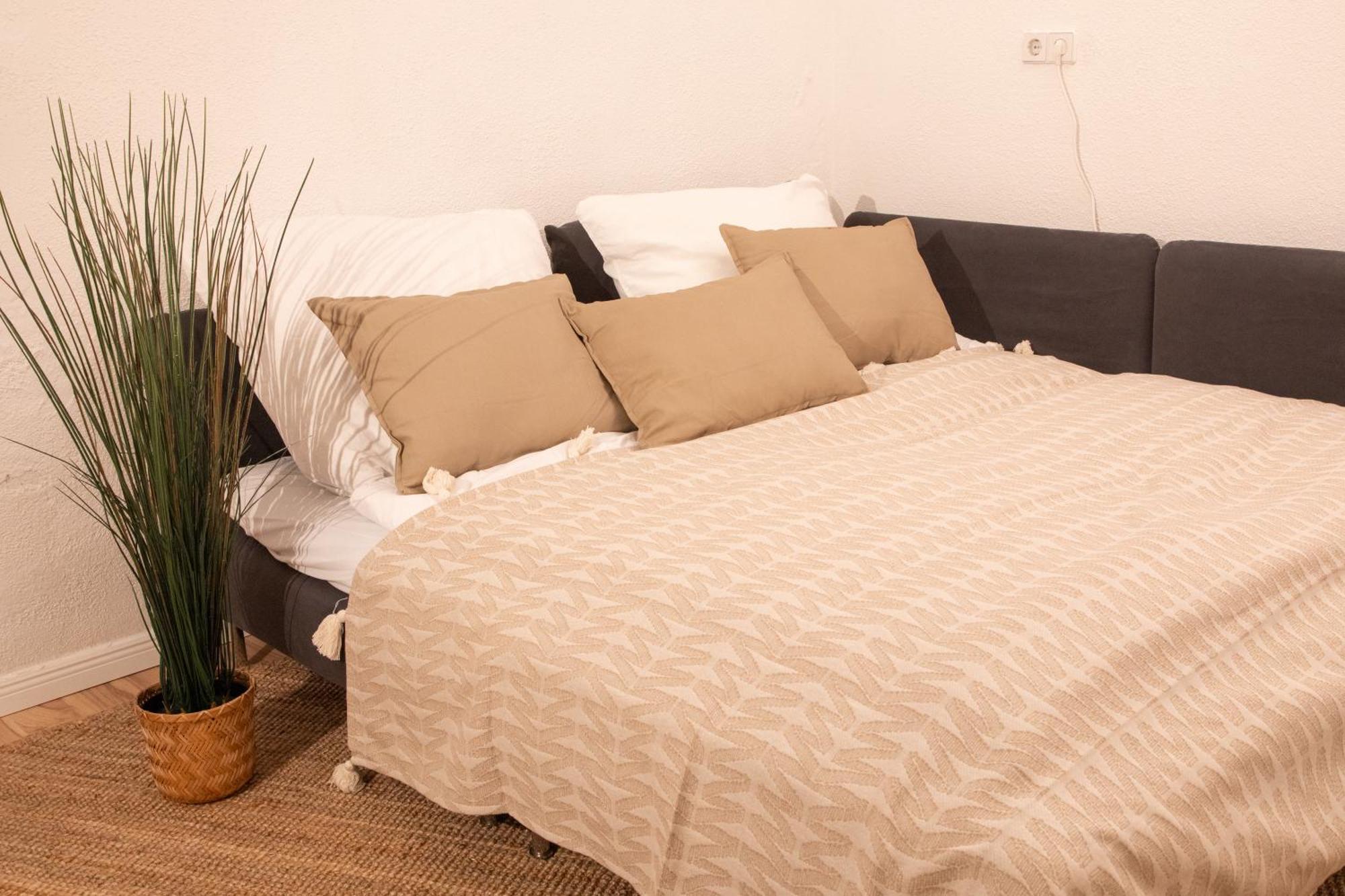 Homely - Spacious Flat Quiet, Friedrichstrasse, River *