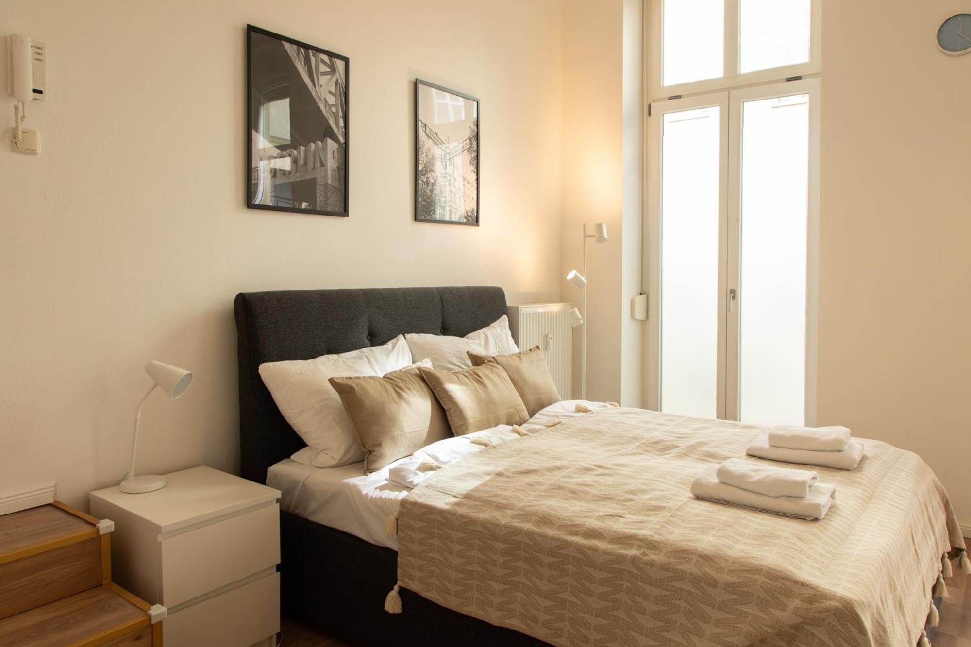 Apartment Homely - Spacious Flat Quiet, Friedrichstrasse, River