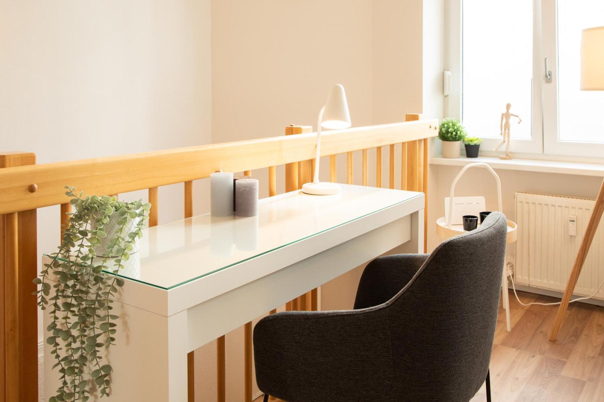 Apartment Homely - Spacious Flat Quiet, Friedrichstrasse, River Berlin