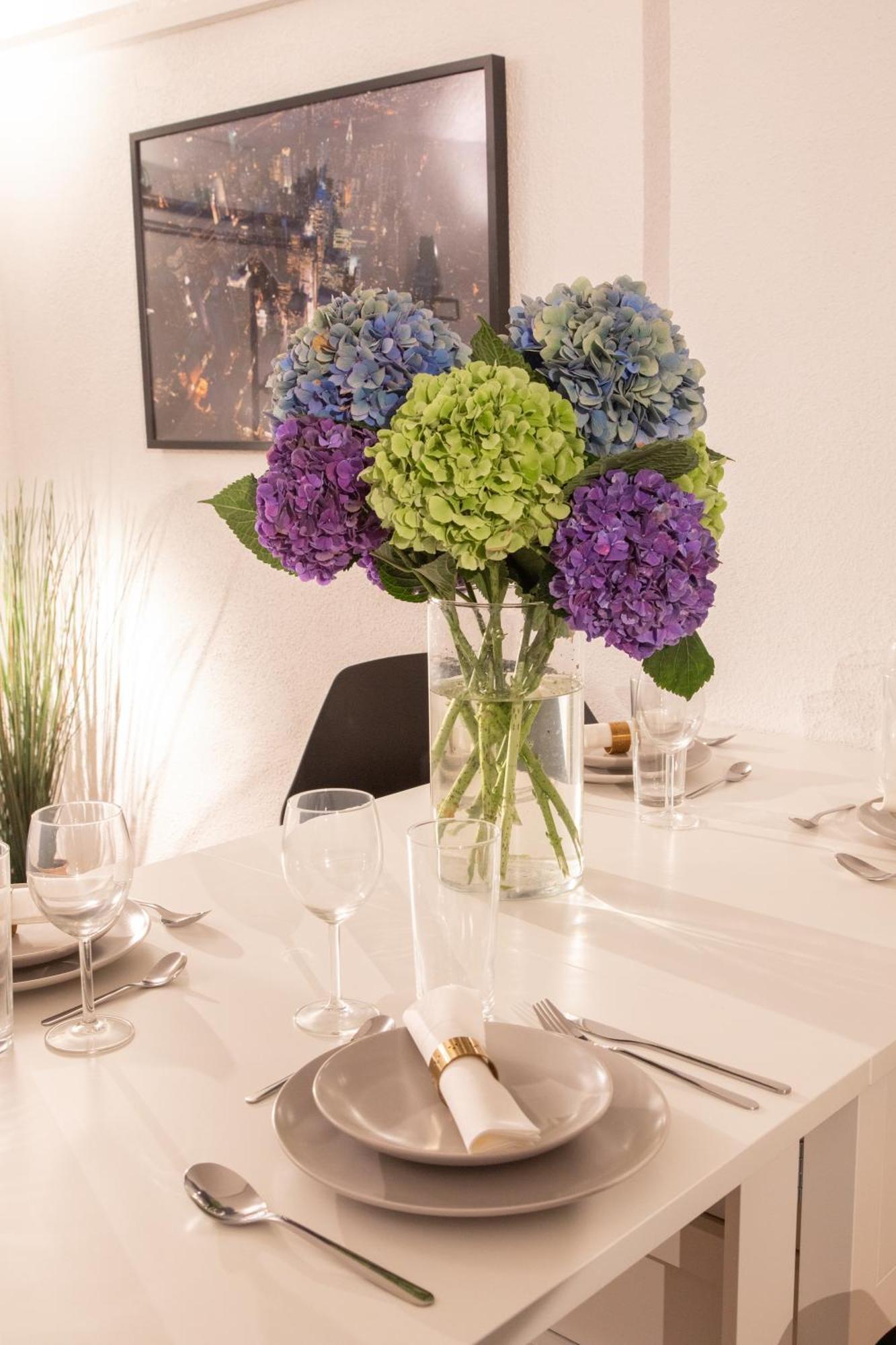 Apartment Homely - Spacious Flat Quiet, Friedrichstrasse, River