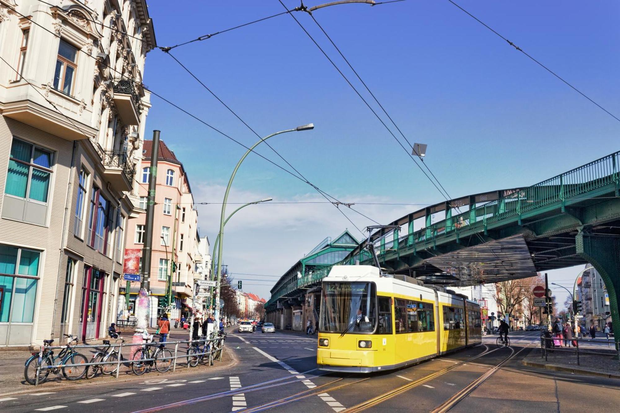 Apartamento Homely - Spacious, Modern, S-bahn Nearby , Groups & Families *